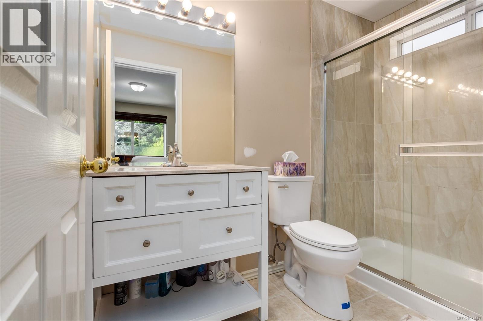 6422 Dover Rd, Nanaimo