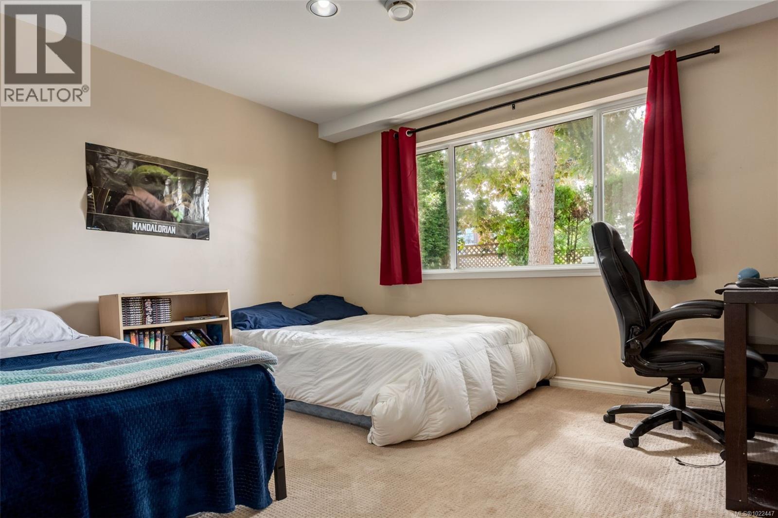 6422 Dover Rd, Nanaimo