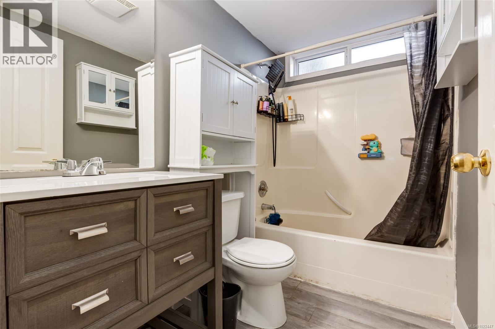 6422 Dover Rd, Nanaimo