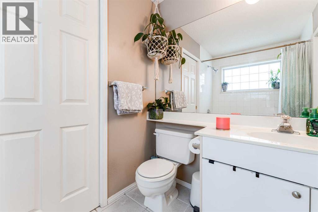 Single Family House for Sale in  Chaparral Ridge Circle SE Chaparral Calgary 