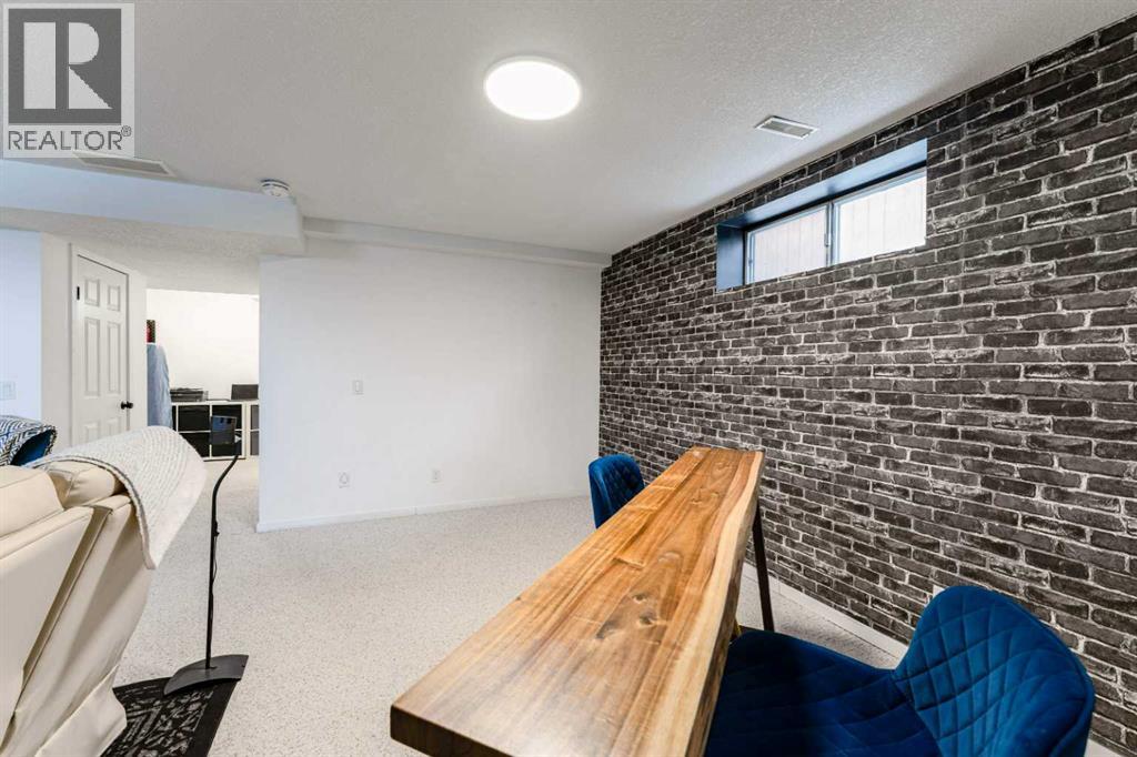 Single Family House for Sale in  Chaparral Ridge Circle SE Chaparral Calgary 