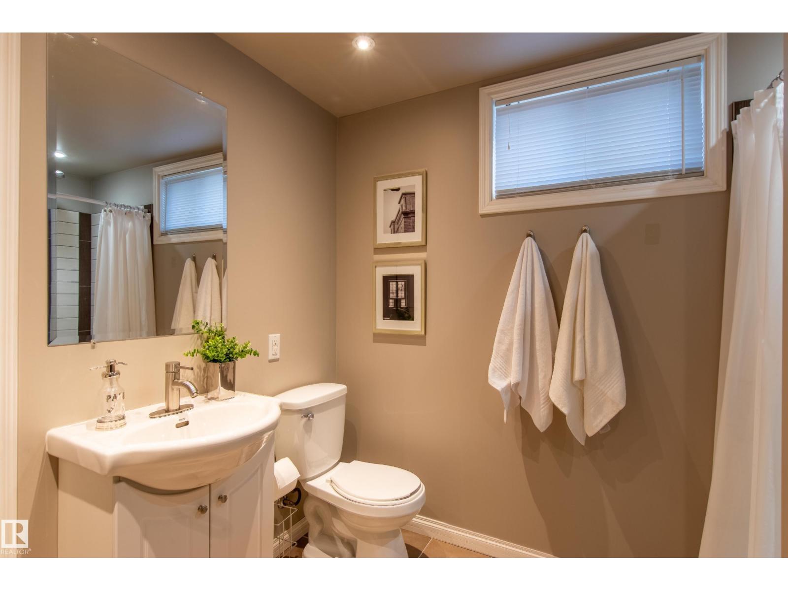 8916 148 ST NW, Edmonton