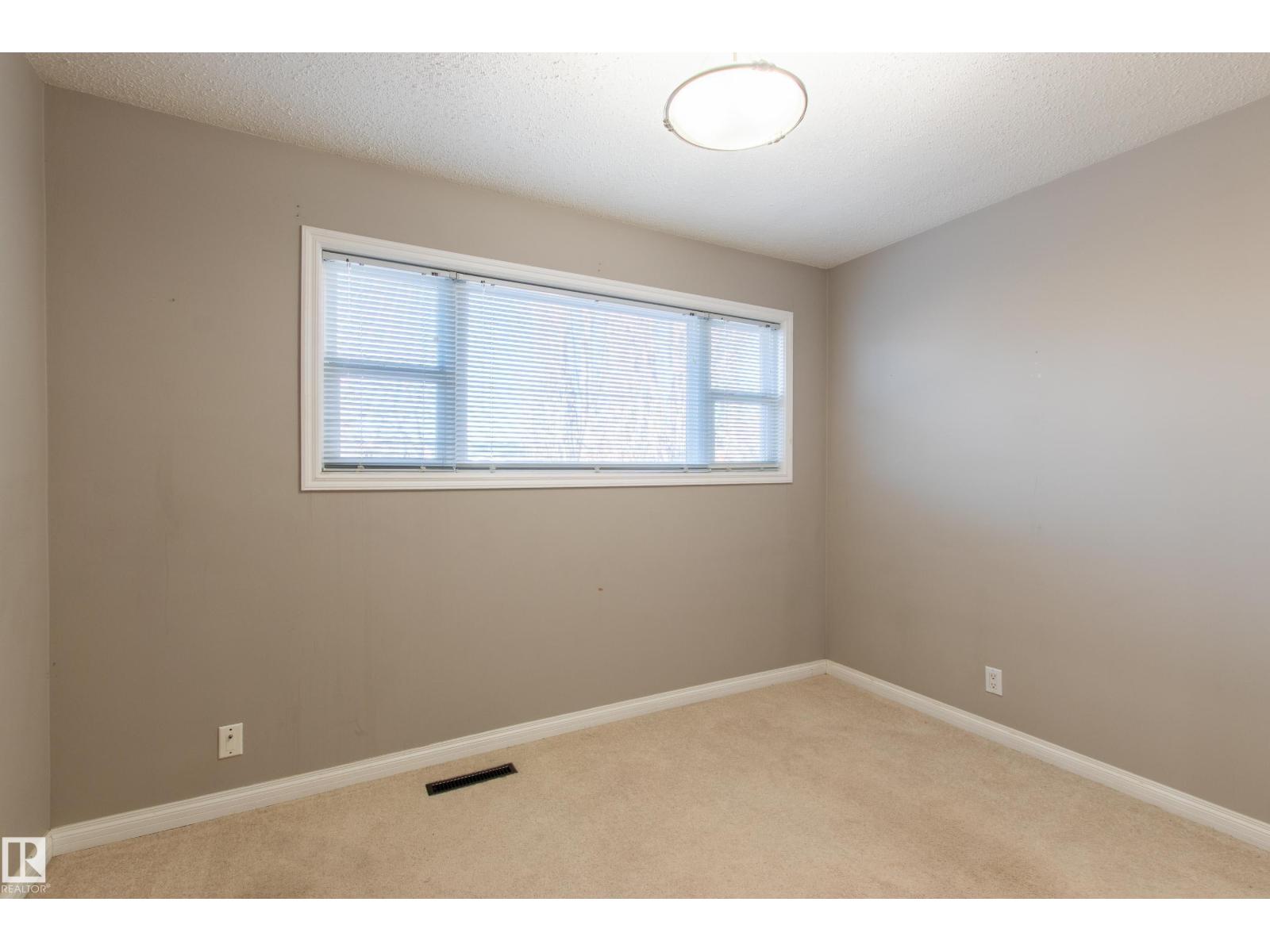 8916 148 ST NW, Edmonton