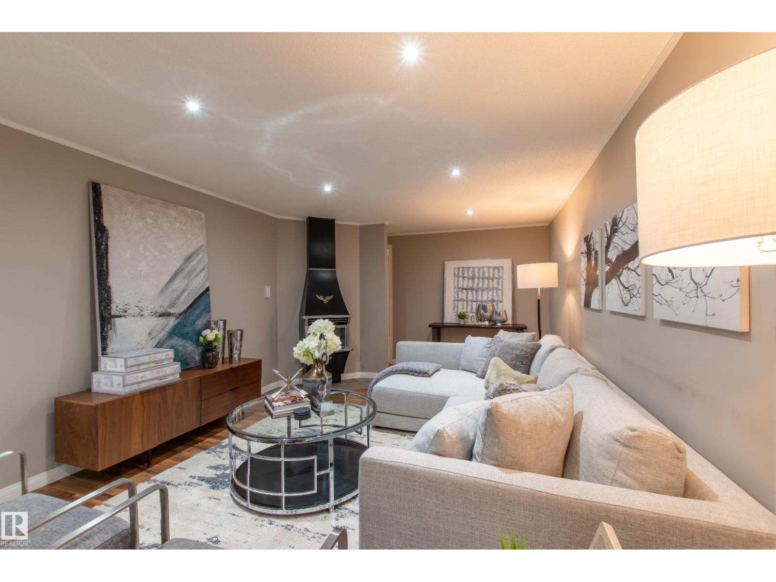 8916 148 ST NW, Edmonton