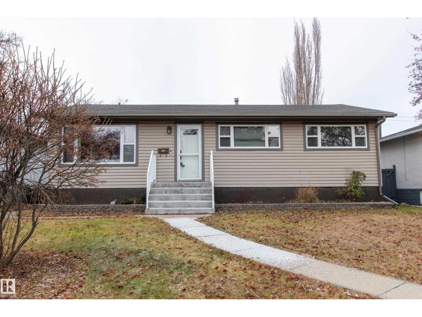 8916 148 ST NW, Edmonton