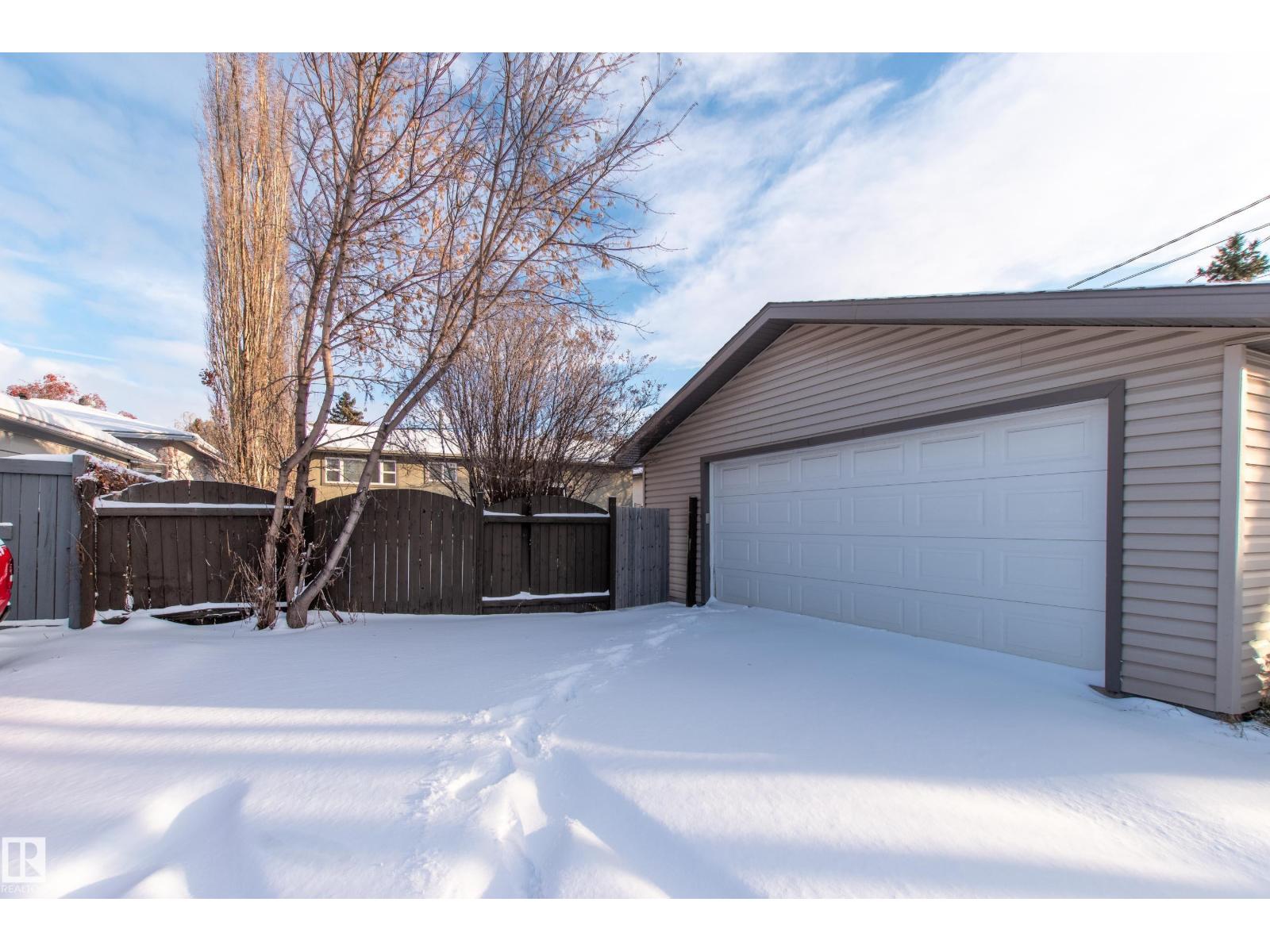 8916 148 ST NW, Edmonton