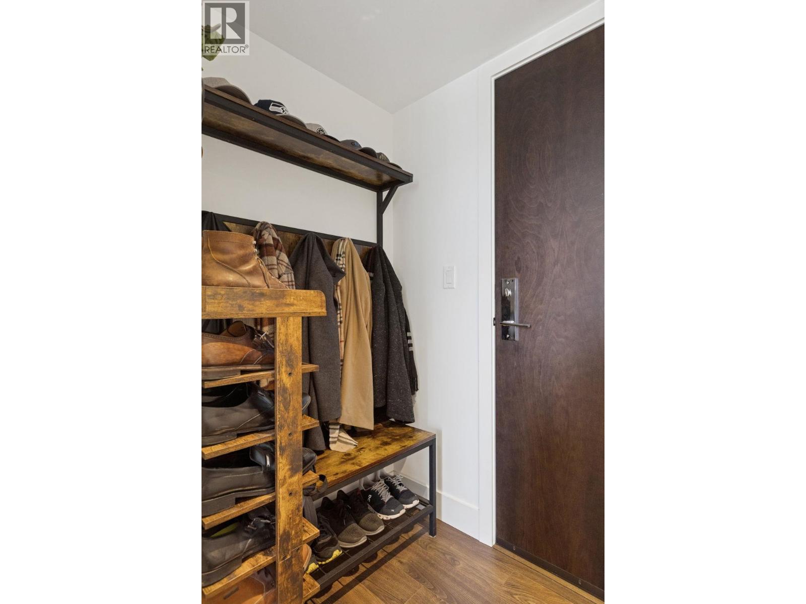 1702 1550 FERN STREET, North Vancouver