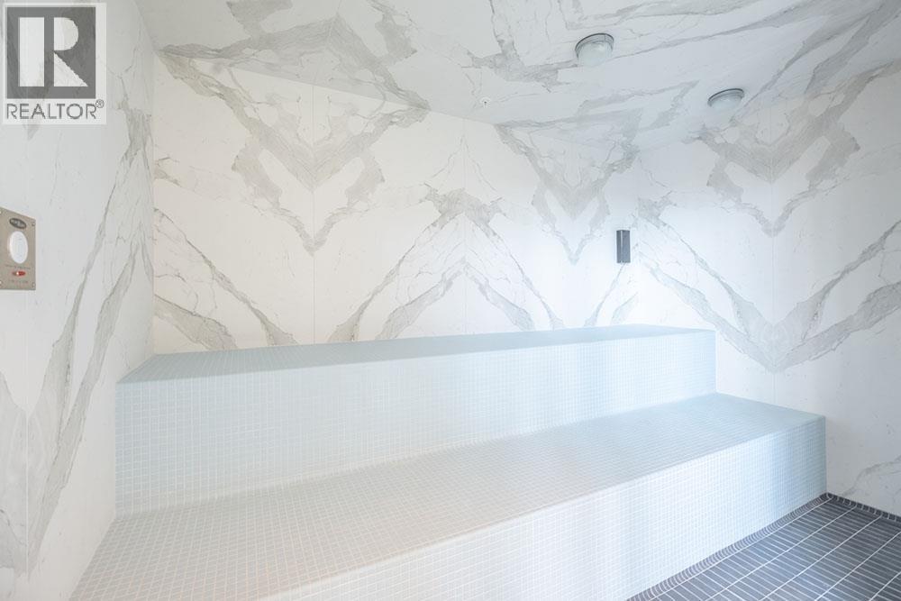 1702 1550 FERN STREET, North Vancouver