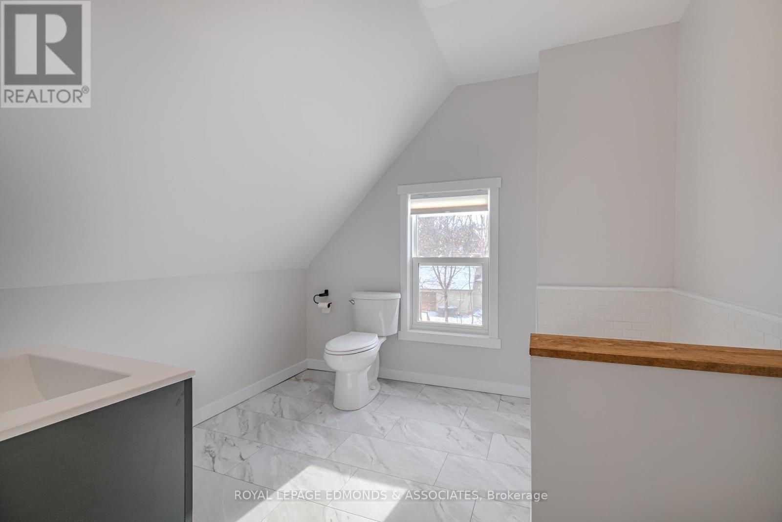 204 MCALLISTER STREET - 25