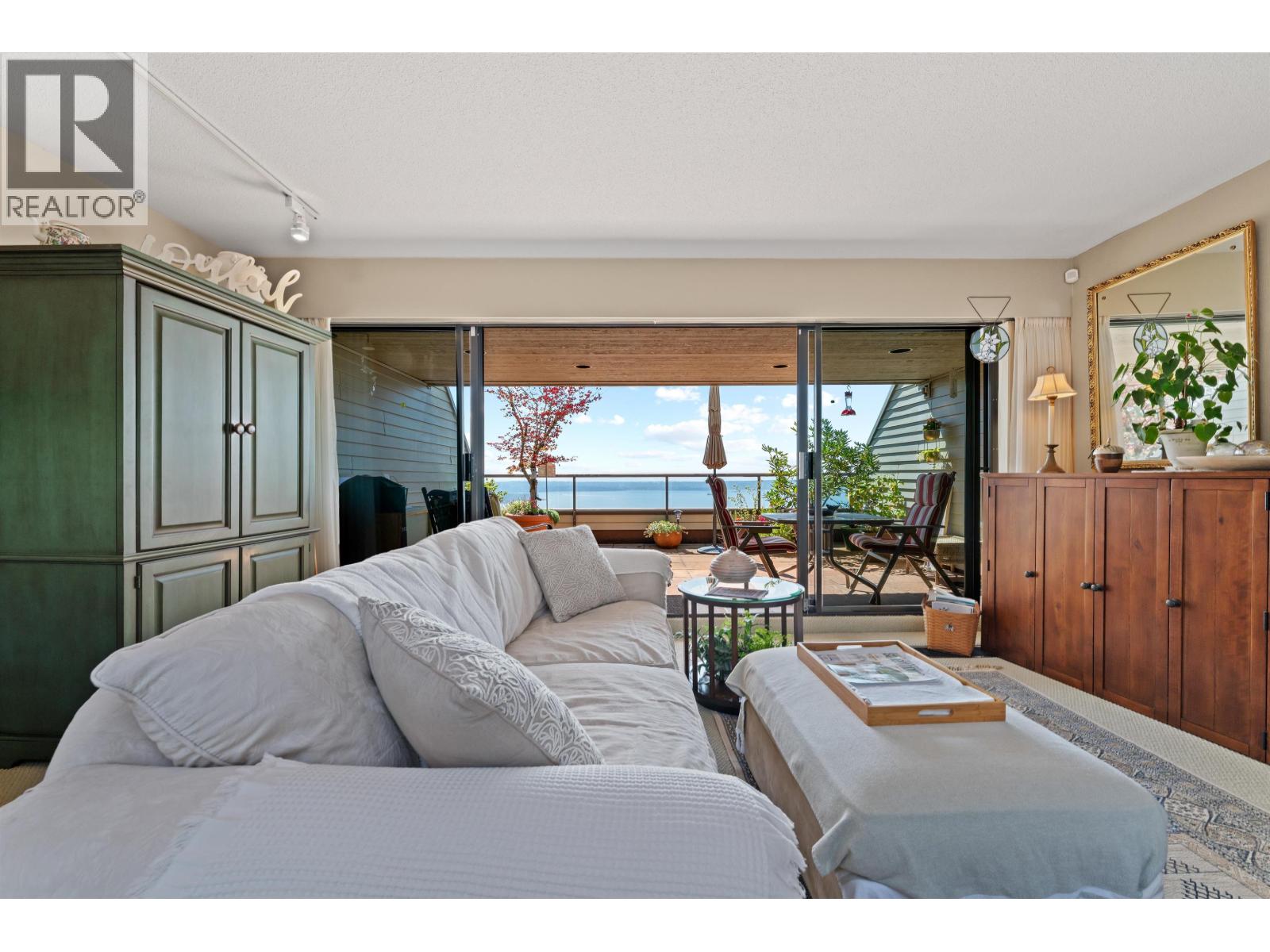 48 2250 FOLKESTONE WAY, West Vancouver