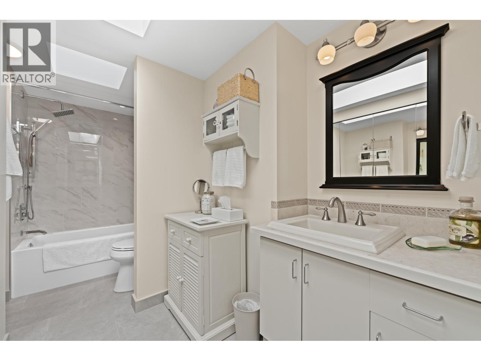 48 2250 FOLKESTONE WAY, West Vancouver