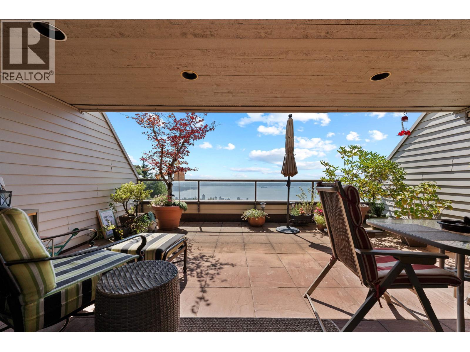 48 2250 FOLKESTONE WAY, West Vancouver