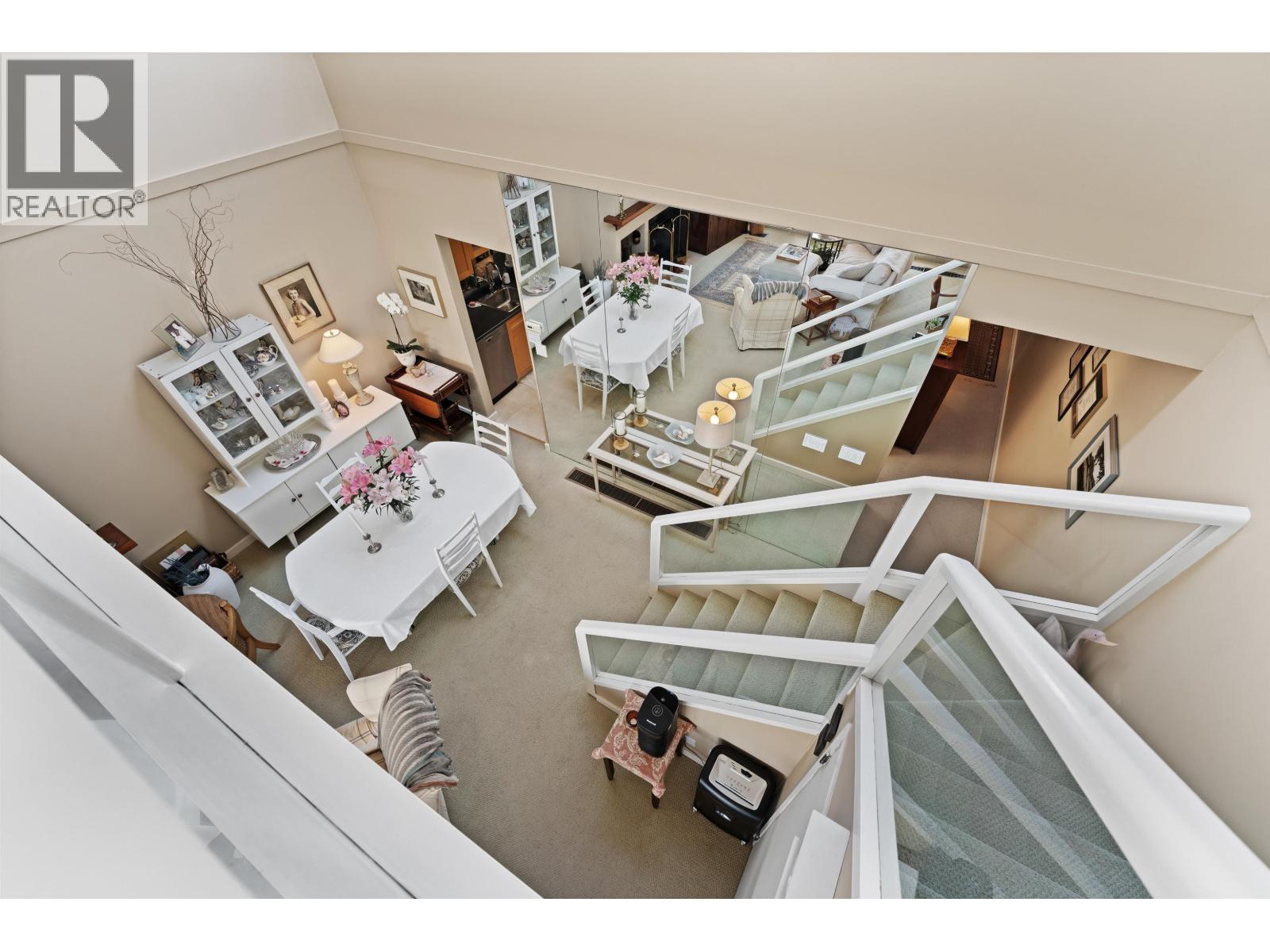 48 2250 FOLKESTONE WAY, West Vancouver