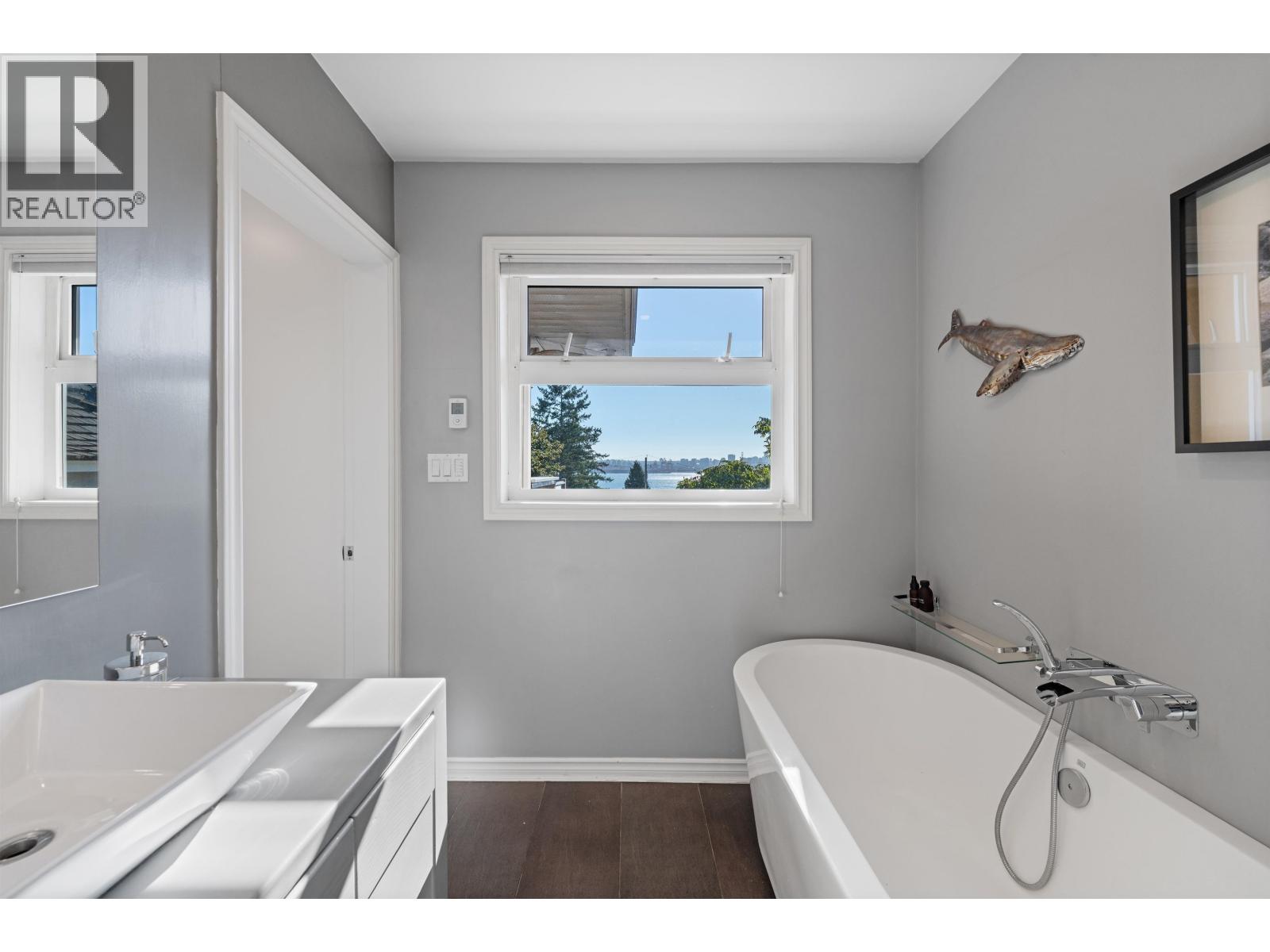 412 E 2ND STREET, North Vancouver