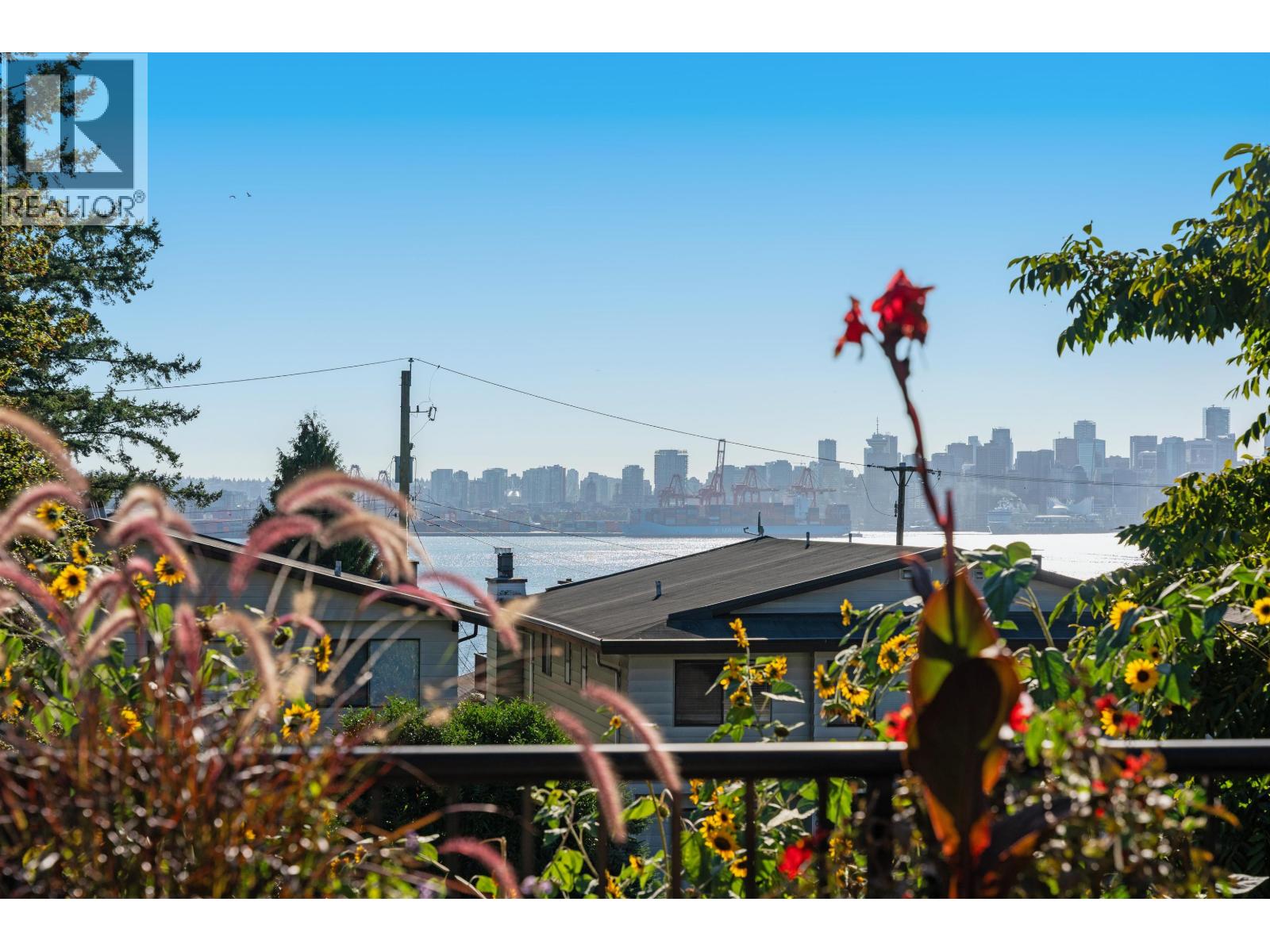 412 E 2ND STREET, North Vancouver