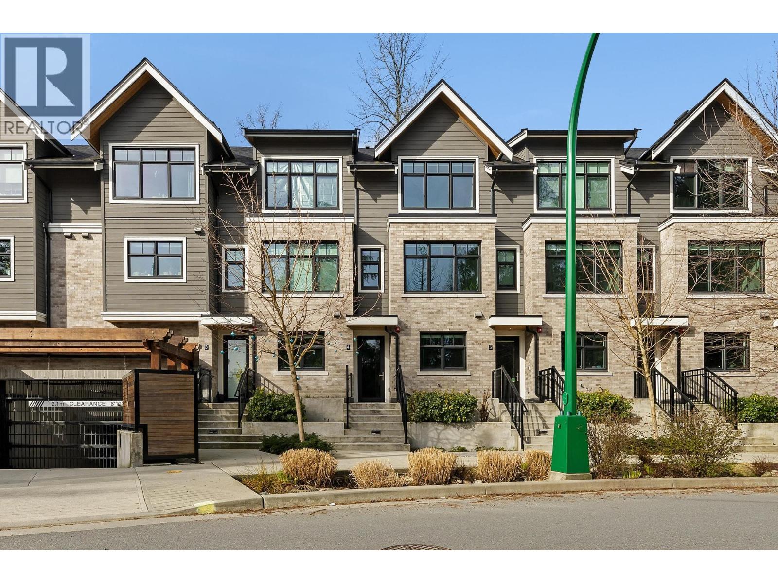 4 1960 GLENAIRE DRIVE, North Vancouver