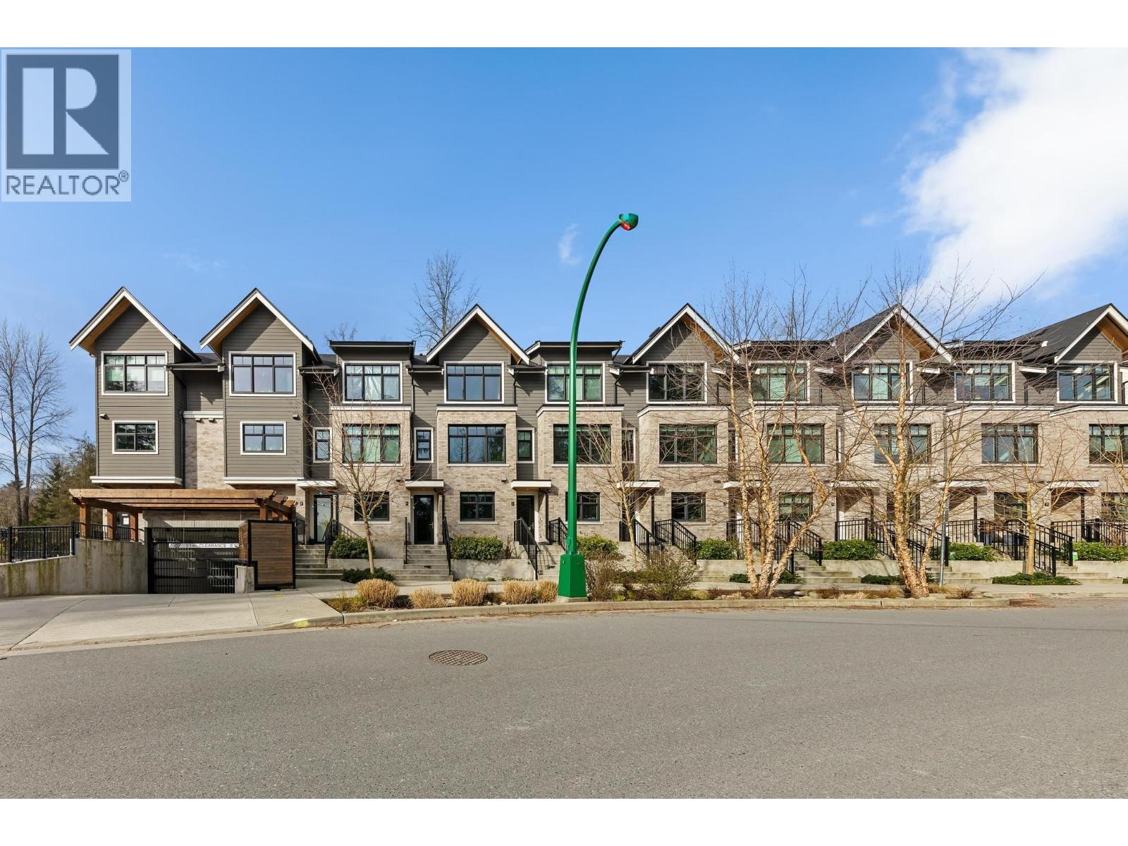 4 1960 GLENAIRE DRIVE, North Vancouver