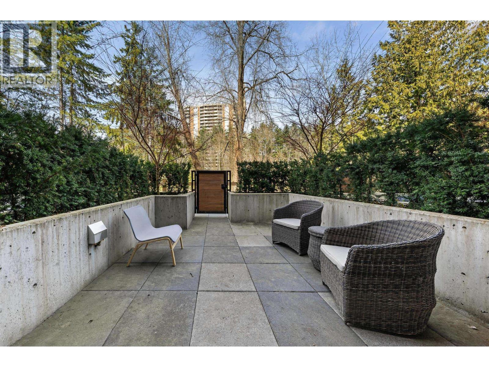 4 1960 GLENAIRE DRIVE, North Vancouver