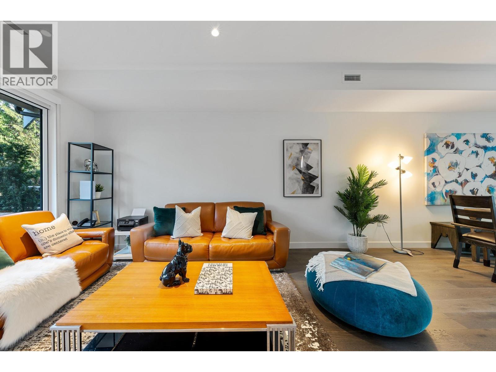 4 1960 GLENAIRE DRIVE, North Vancouver