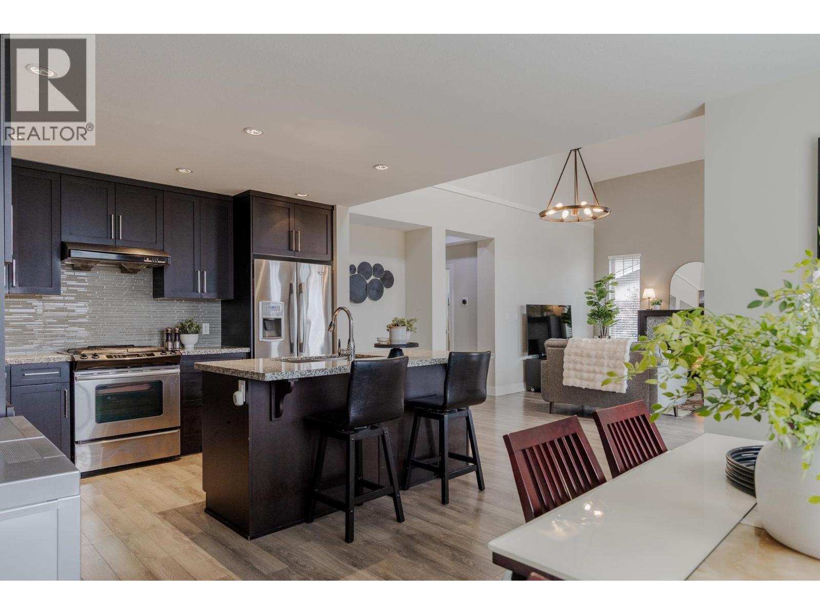 102 3458 BURKE VILLAGE PROMENADE, Coquitlam