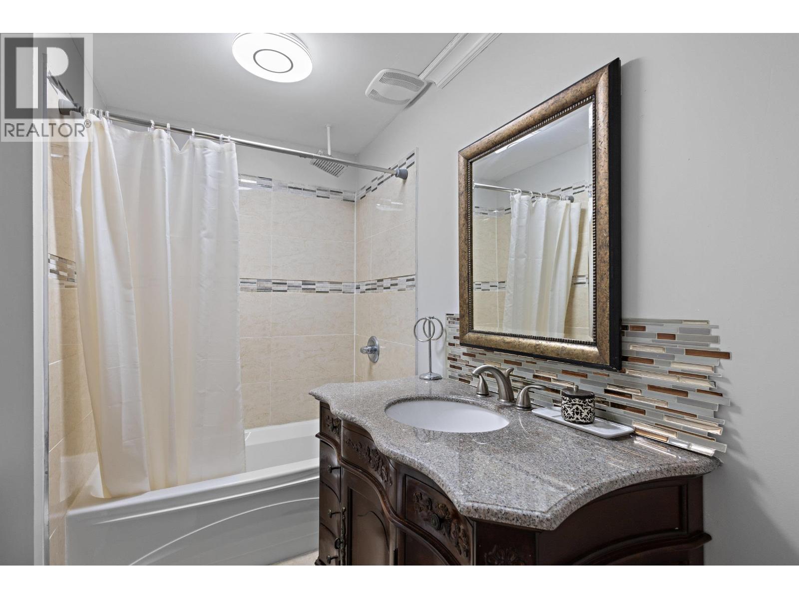 629 THOMPSON AVENUE, Coquitlam