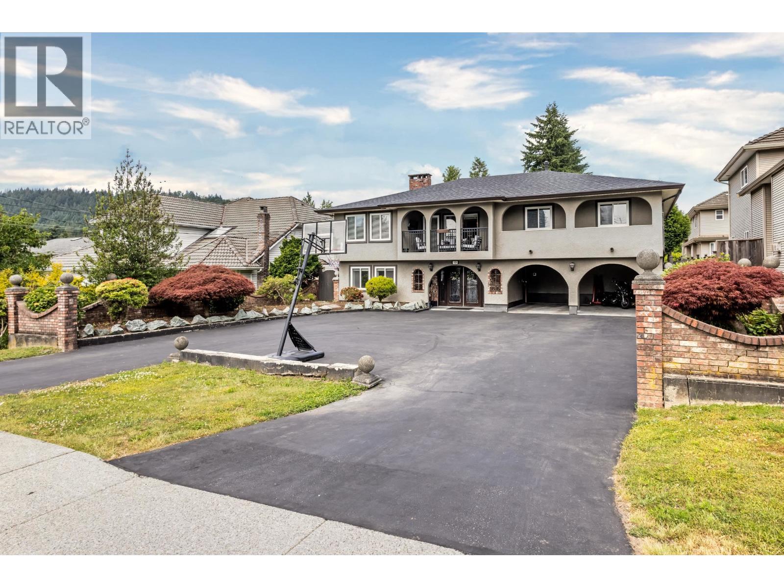 629 THOMPSON AVENUE, Coquitlam