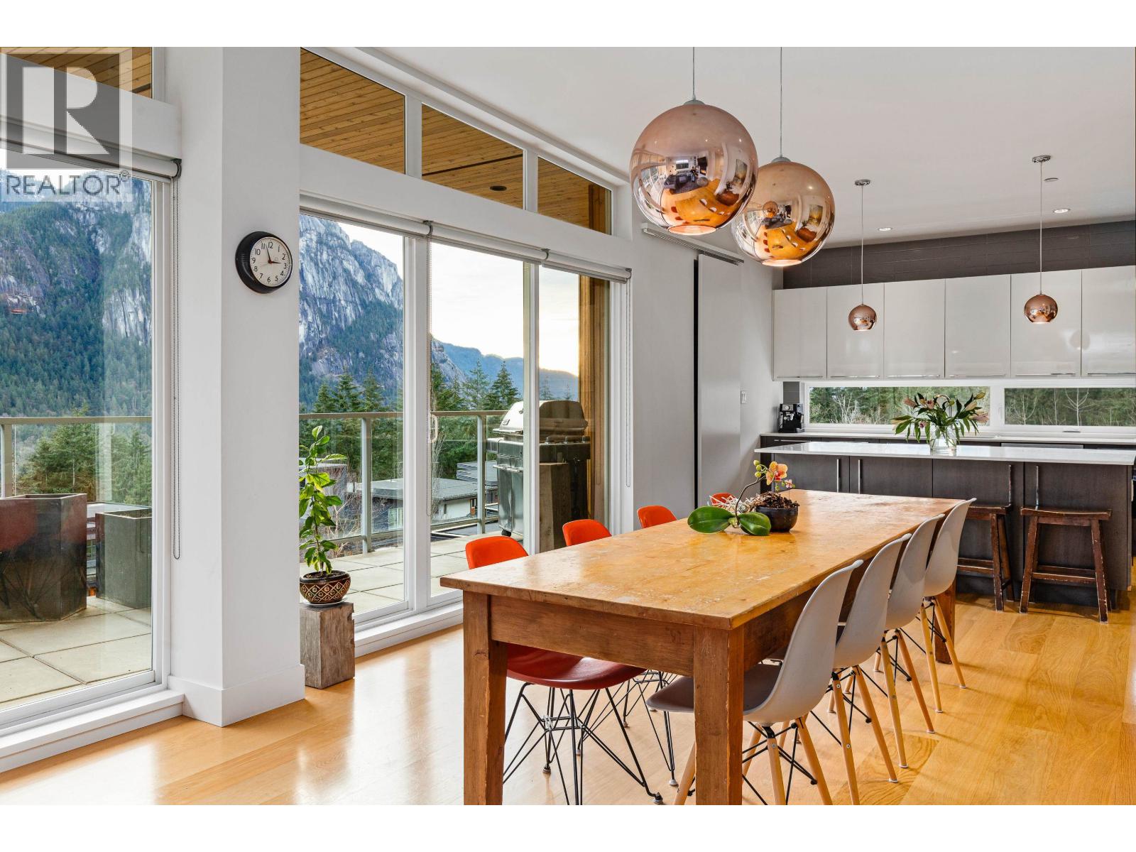 38555 SKY PILOT DRIVE, Squamish