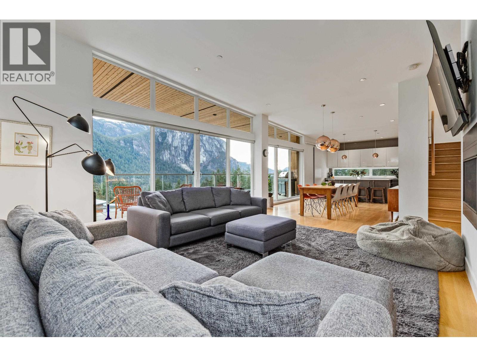 38555 SKY PILOT DRIVE, Squamish