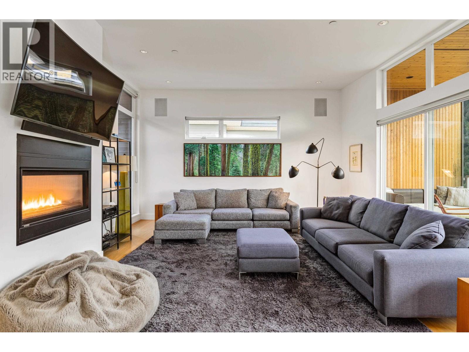 38555 SKY PILOT DRIVE, Squamish