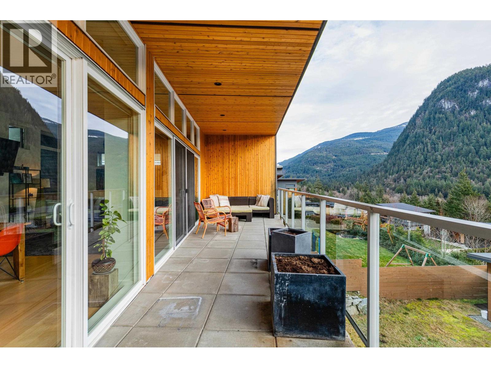 38555 SKY PILOT DRIVE, Squamish