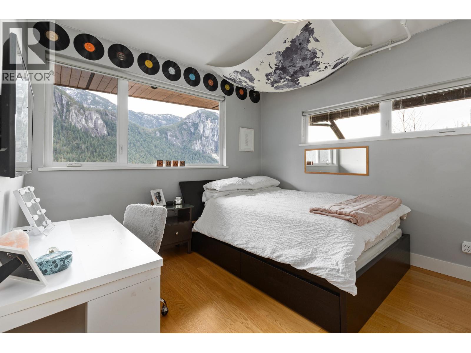 38555 SKY PILOT DRIVE, Squamish