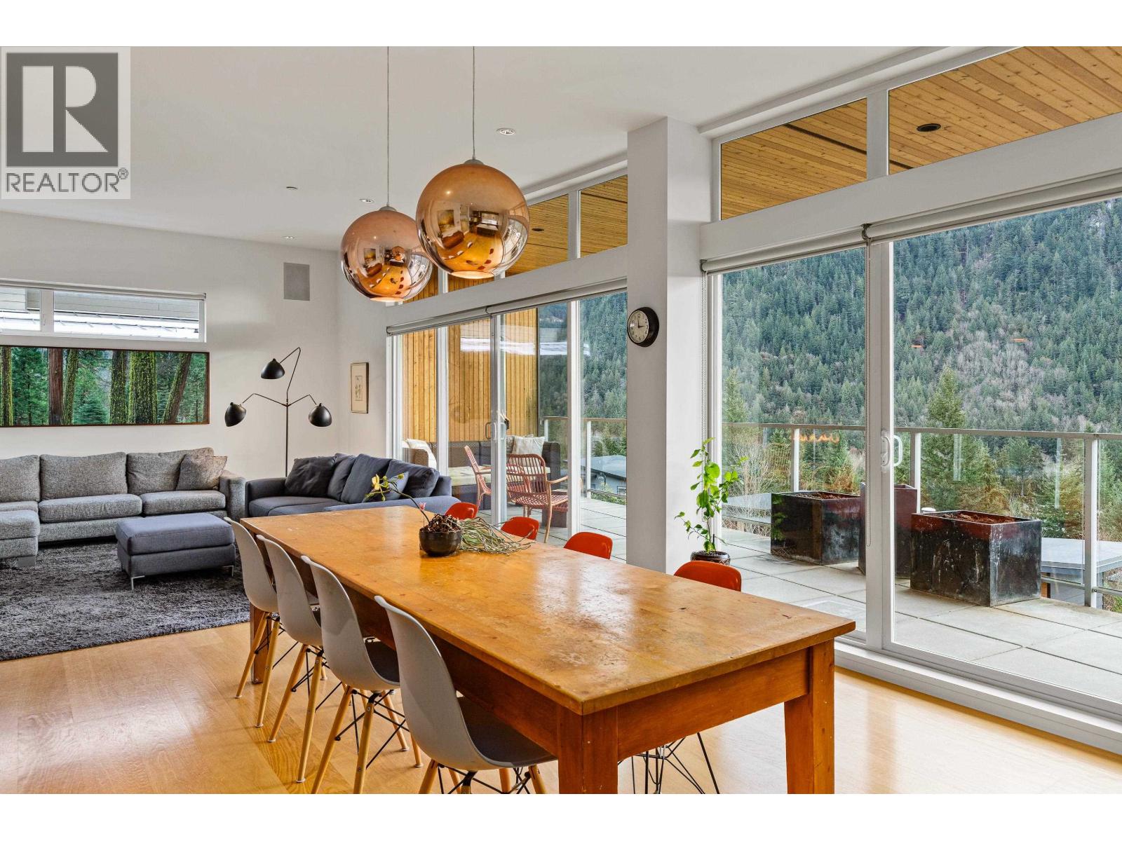 38555 SKY PILOT DRIVE, Squamish