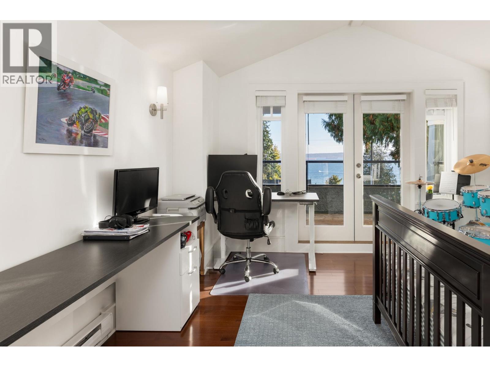 2623 LAWSON AVENUE, West Vancouver