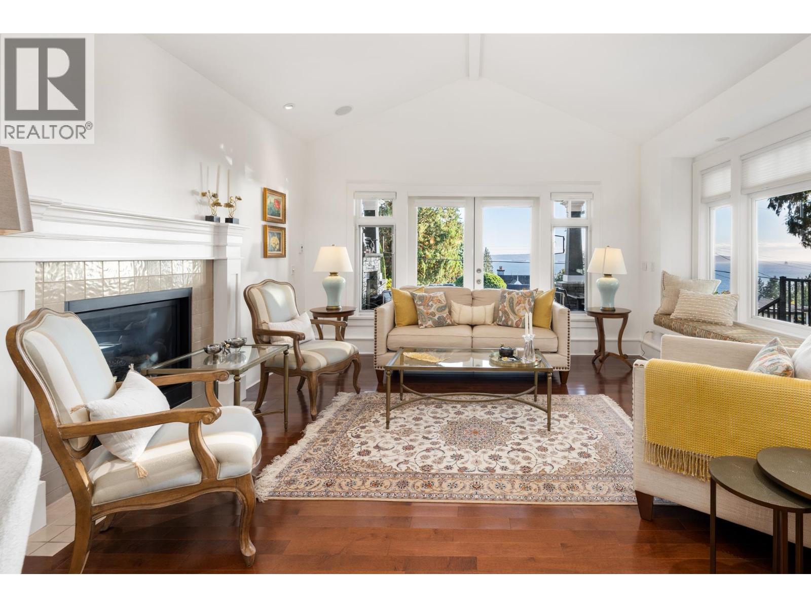 2623 LAWSON AVENUE, West Vancouver