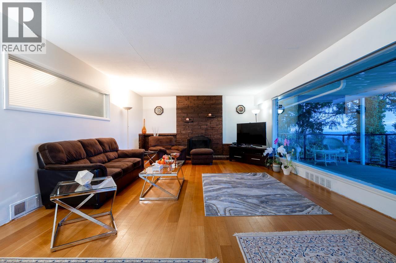 797 EYREMOUNT DRIVE, West Vancouver