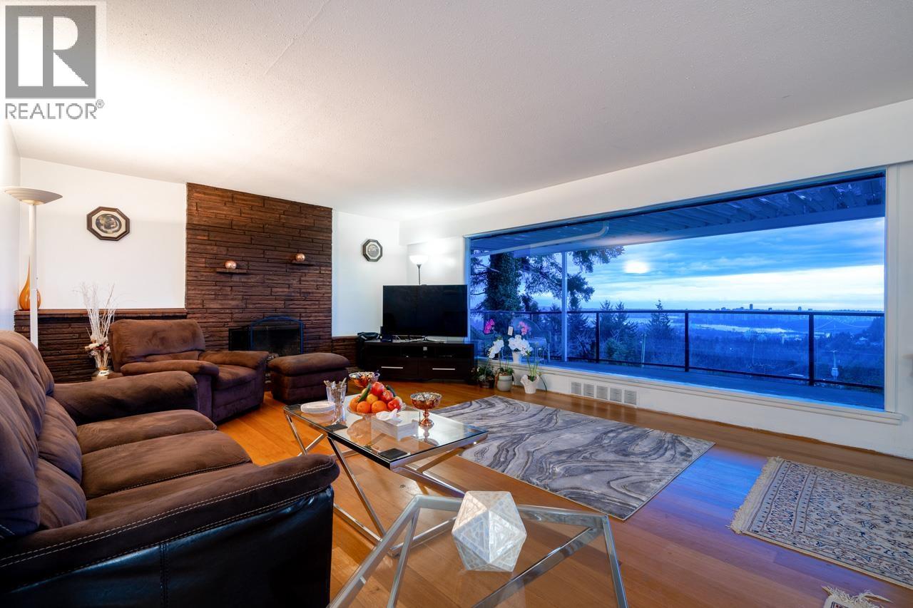 797 EYREMOUNT DRIVE, West Vancouver