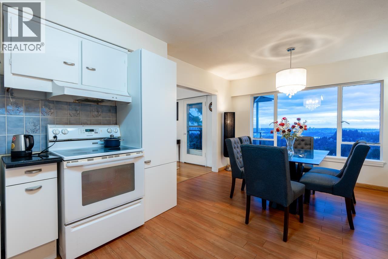 797 EYREMOUNT DRIVE, West Vancouver