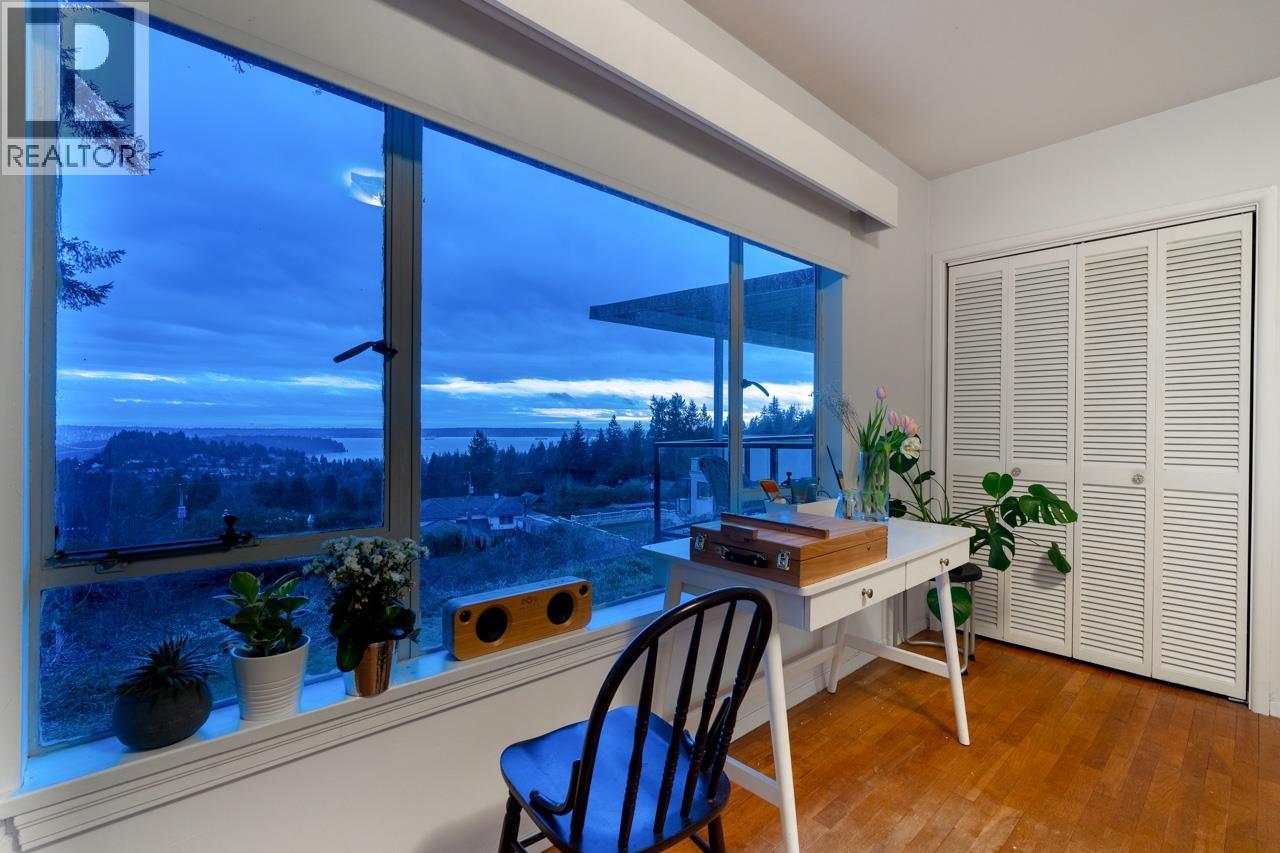 797 EYREMOUNT DRIVE, West Vancouver