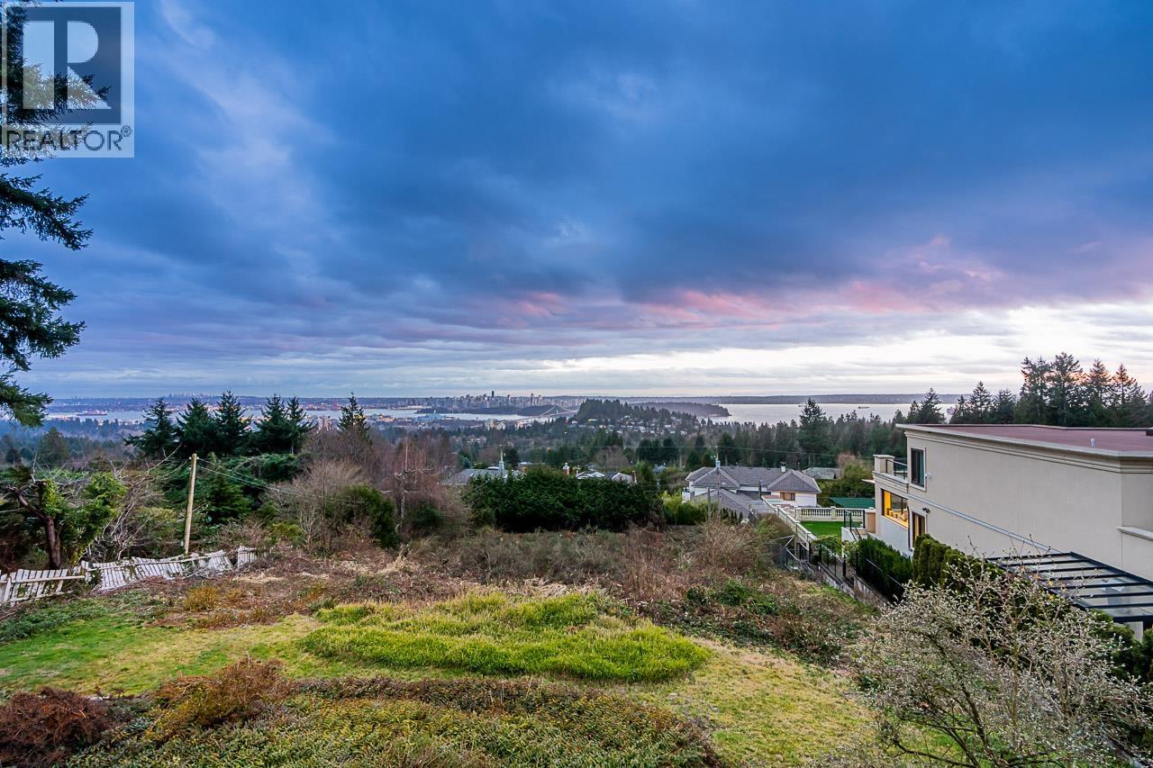 797 EYREMOUNT DRIVE, West Vancouver