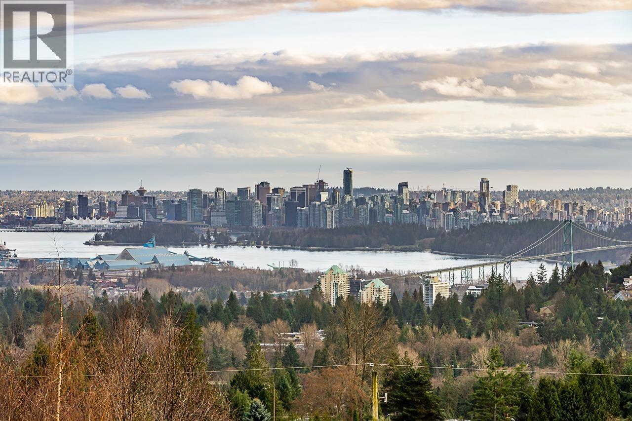 797 EYREMOUNT DRIVE, West Vancouver