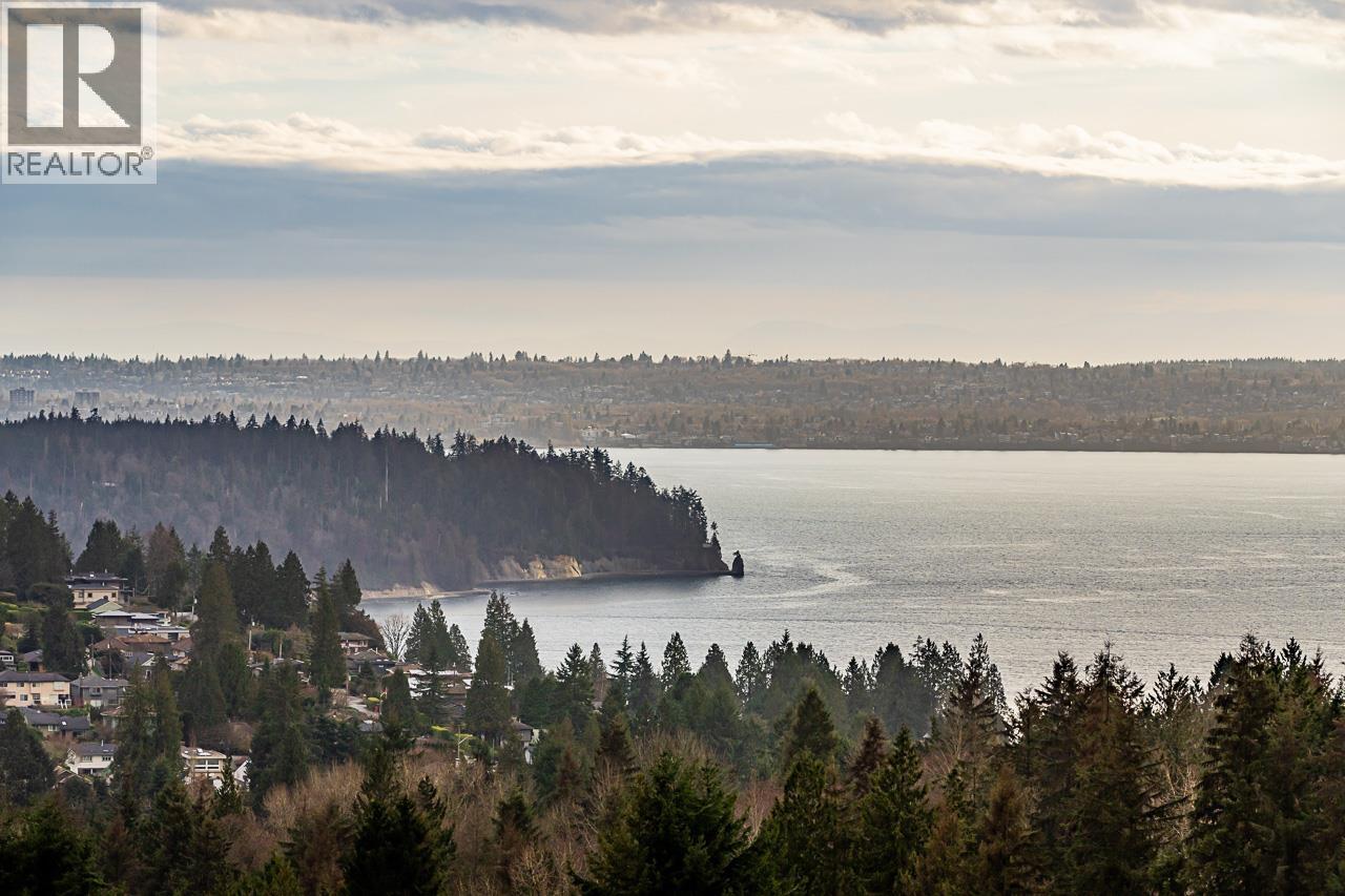 797 EYREMOUNT DRIVE, West Vancouver