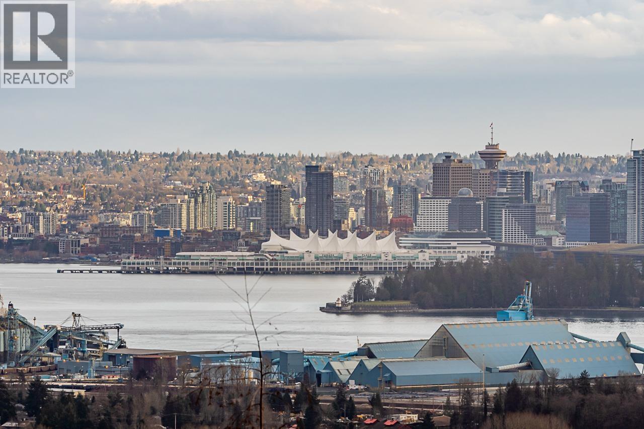 797 EYREMOUNT DRIVE, West Vancouver