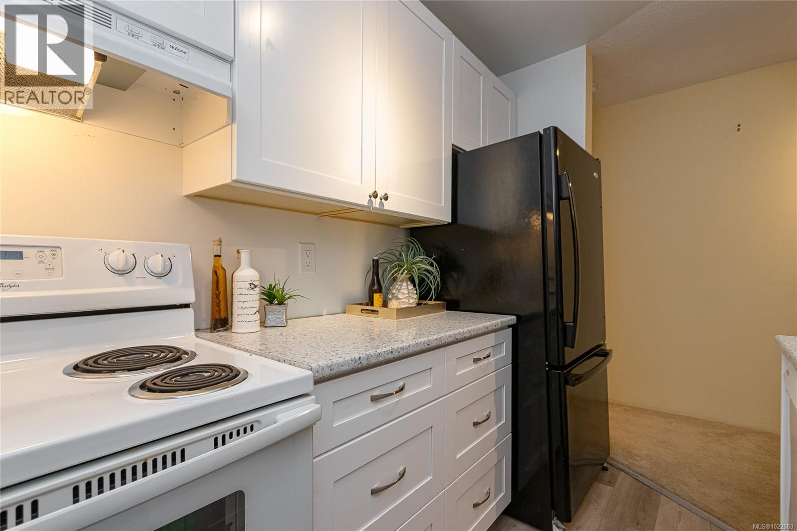 314 1655 Begbie St, Victoria