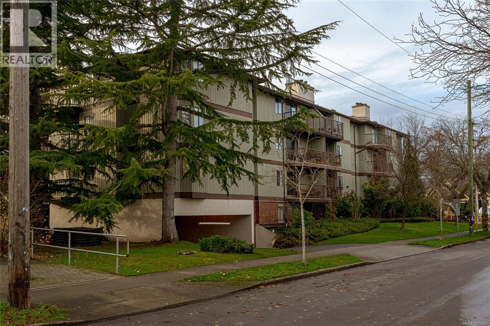 314 1655 Begbie St, Victoria