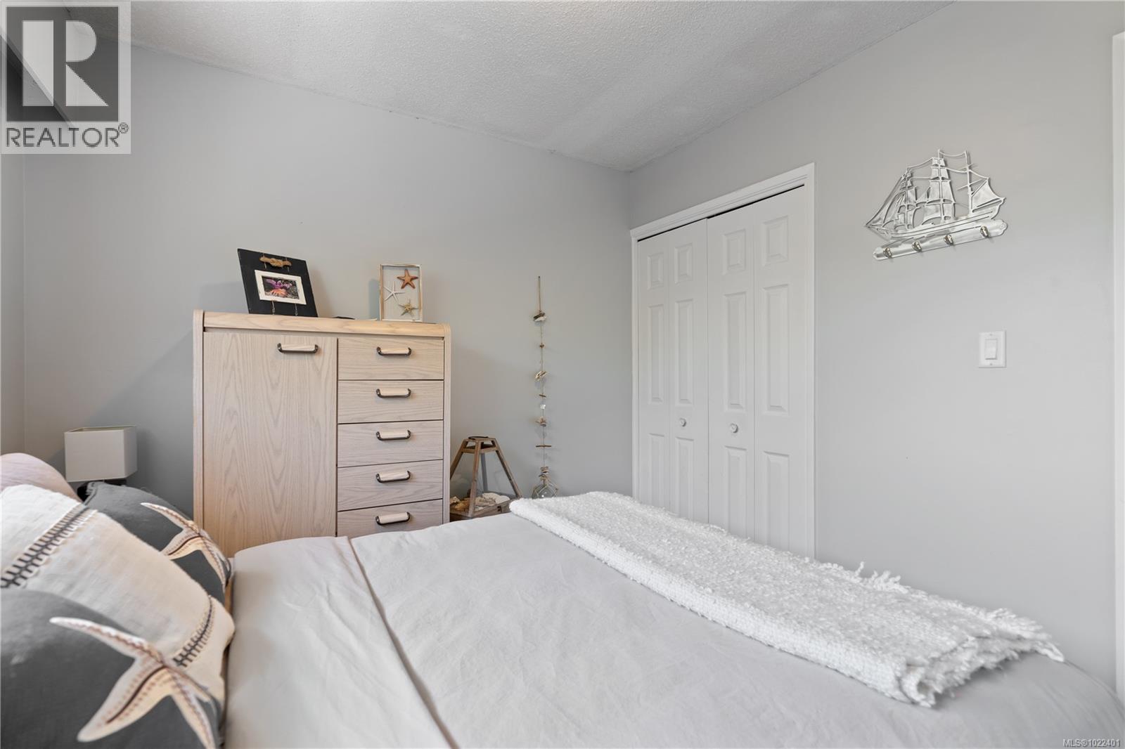 3273 Megaw Pl, Saanich