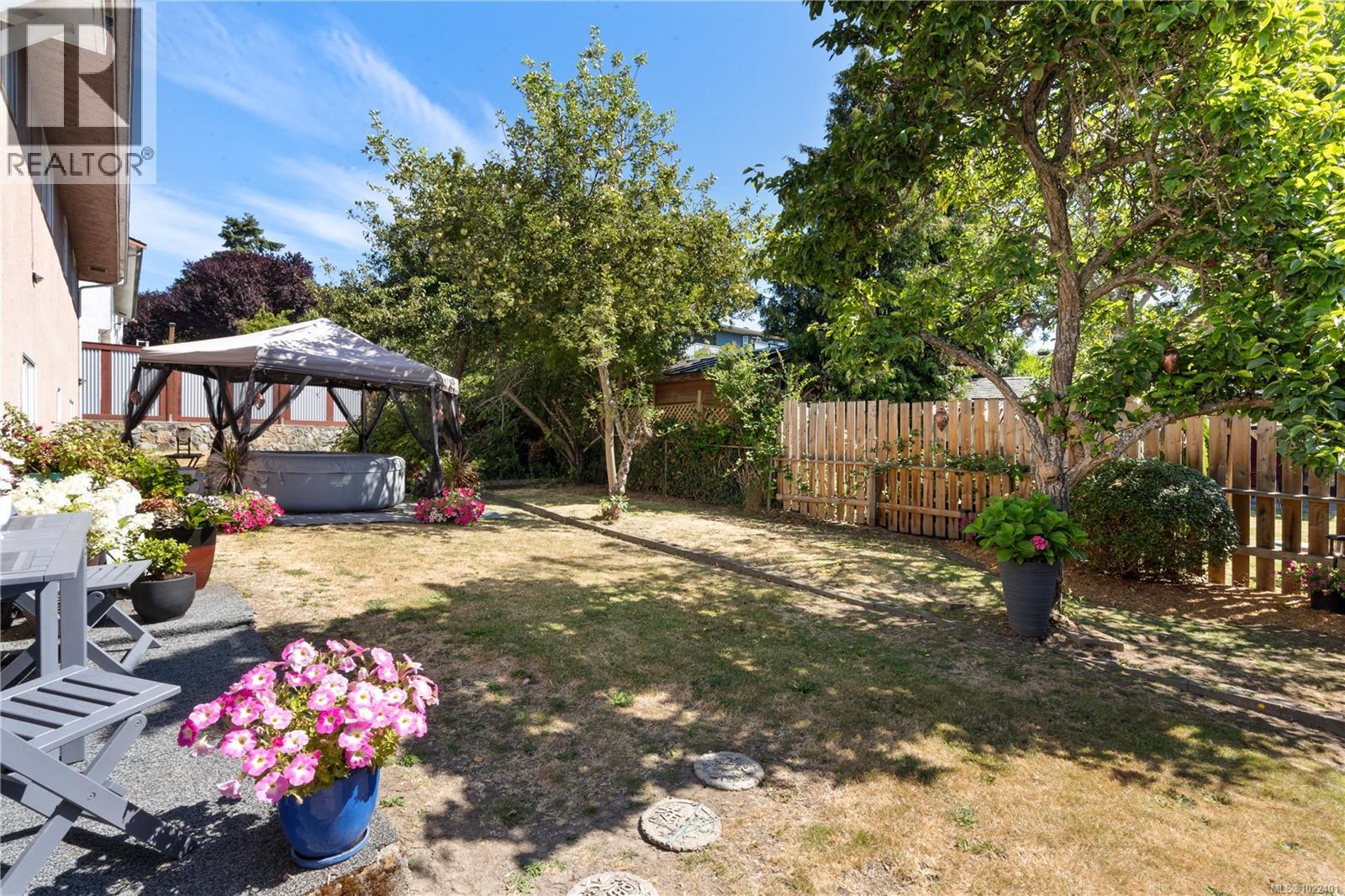 3273 Megaw Pl, Saanich