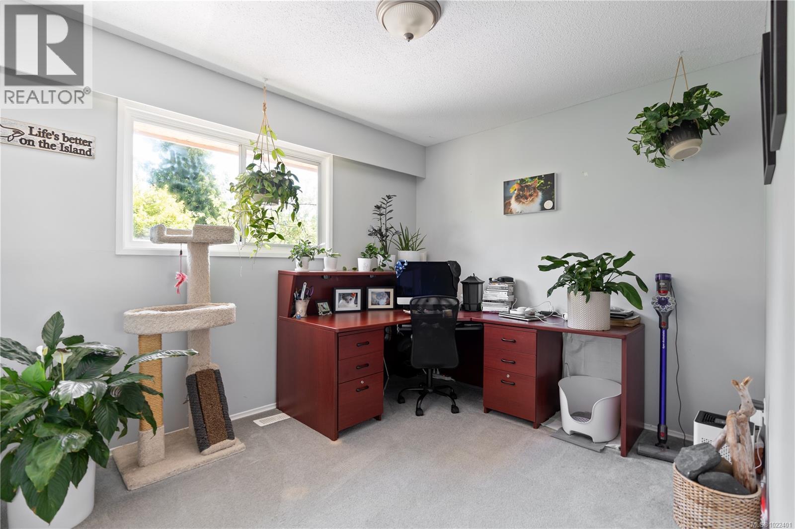 3273 Megaw Pl, Saanich