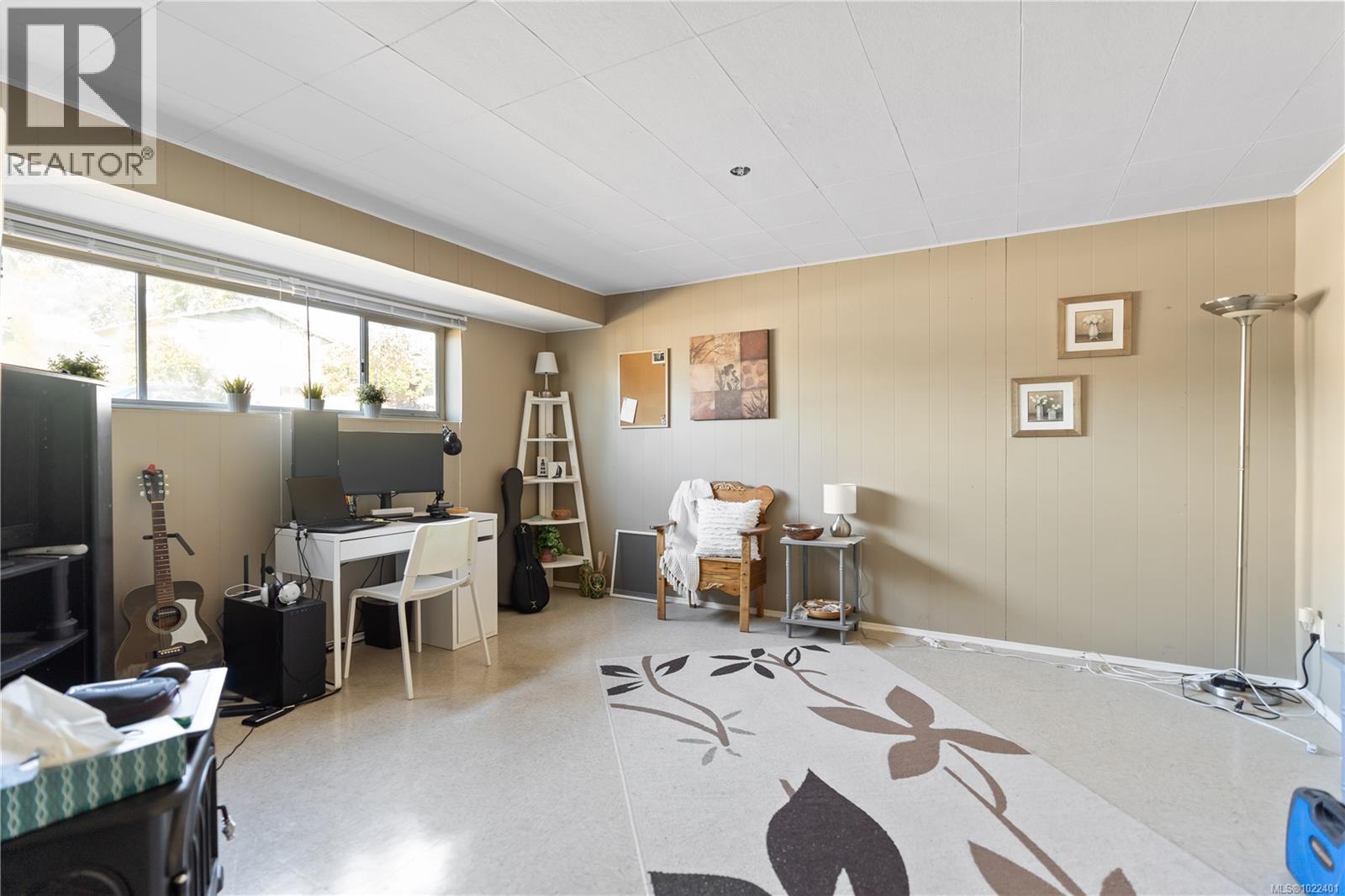 3273 Megaw Pl, Saanich