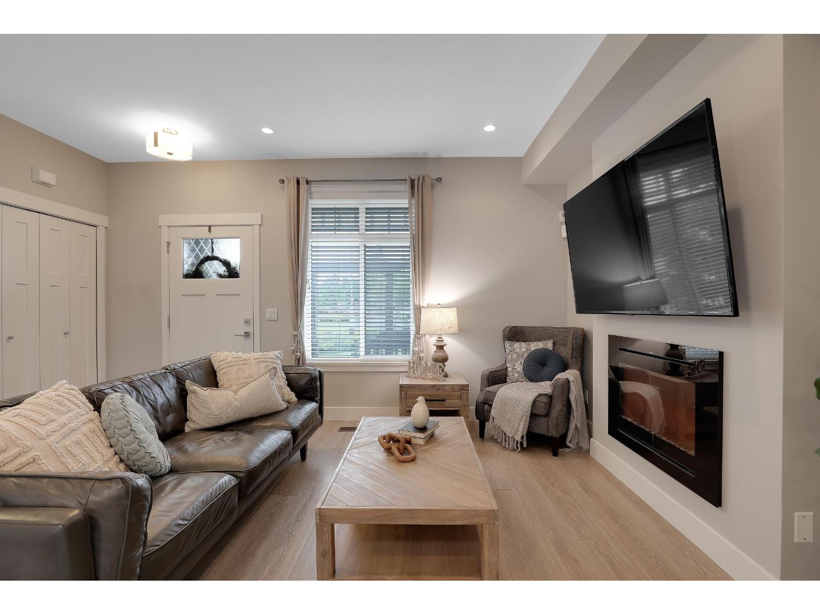 20377 82 AVENUE, Langley