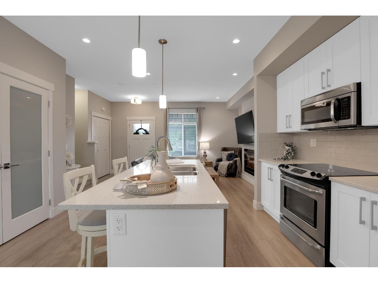 20377 82 AVENUE, Langley